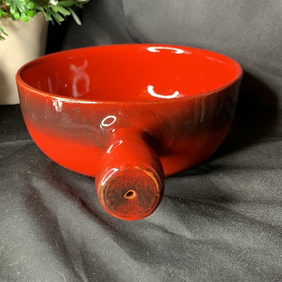 Large round Rustic red terracotta casserole dish with handle made in Italy - Picture 4 of 8